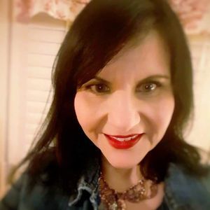 Meet your Posher, Elena